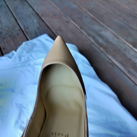Christian Louboutin Nude Tan Patent Leather Stiletto Pump Heels Pointy Toe - Picture 14 of 14